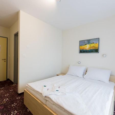 Hotel Jakec Trije Kralji Na Pohorju Zgornja Loznica Екстериор снимка