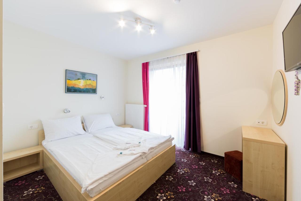 Hotel Jakec Trije Kralji Na Pohorju Zgornja Loznica Екстериор снимка