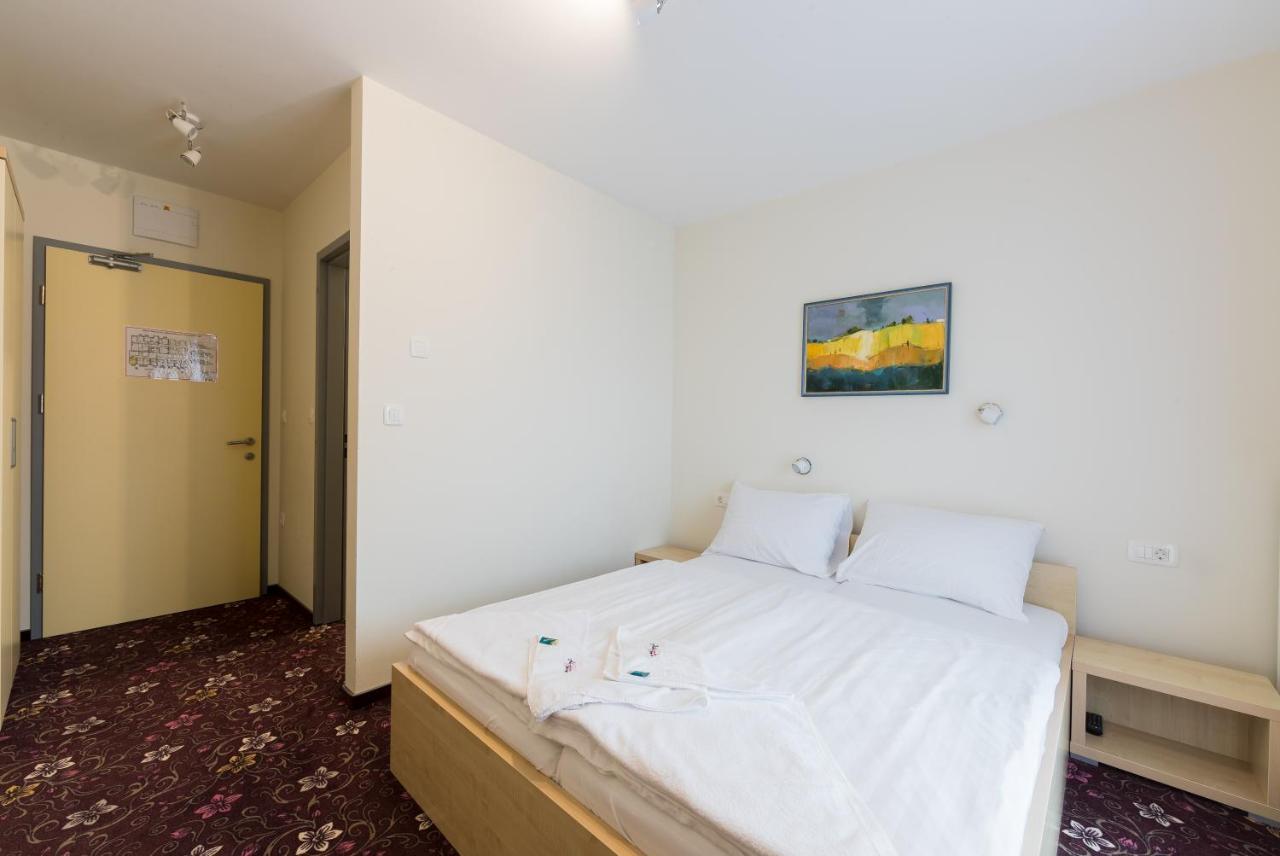 Hotel Jakec Trije Kralji Na Pohorju Zgornja Loznica Екстериор снимка