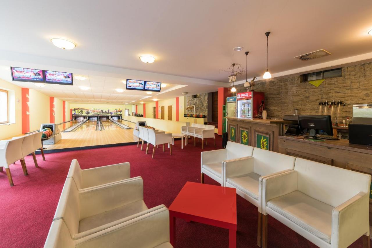Hotel Jakec Trije Kralji Na Pohorju Zgornja Loznica Екстериор снимка