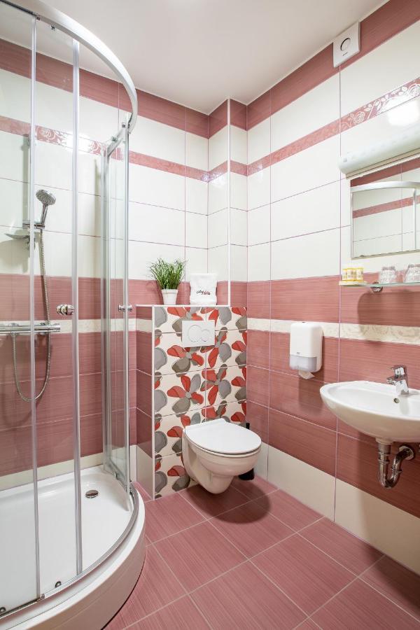 Hotel Jakec Trije Kralji Na Pohorju Zgornja Loznica Екстериор снимка
